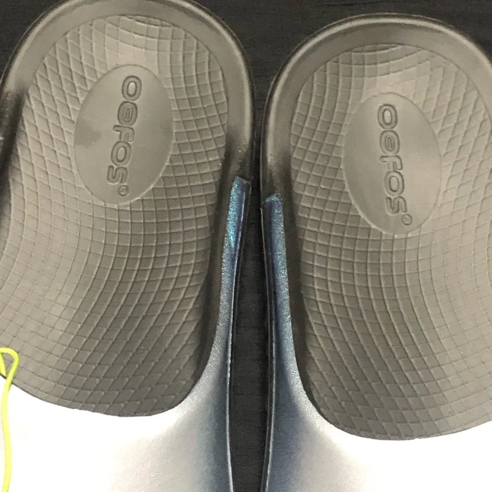 Oofos Unisex OOahh Sport Recovery Slide Sandals Sizes Men's M6/Women's W8 Gray